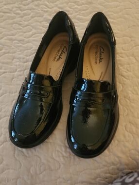 Clarks Black Patent Kids Dress Loafers NWT, Smoke Free Hone
